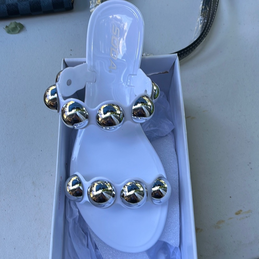 ⭐️ Brand New in Box - Soda - Womans Size 6 - White Jelly Summer Sandals